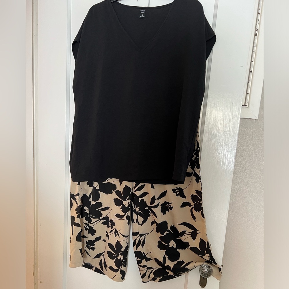 2 PIECE SET XL $20